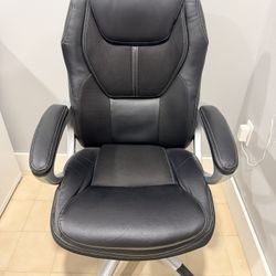 Serta Amplify Executive Office Chair with Faux Leather and Mesh, Adjustable Ergonomic Comfy Seat with Lumbar Support, Modern Computer DeskChairs, Swiv