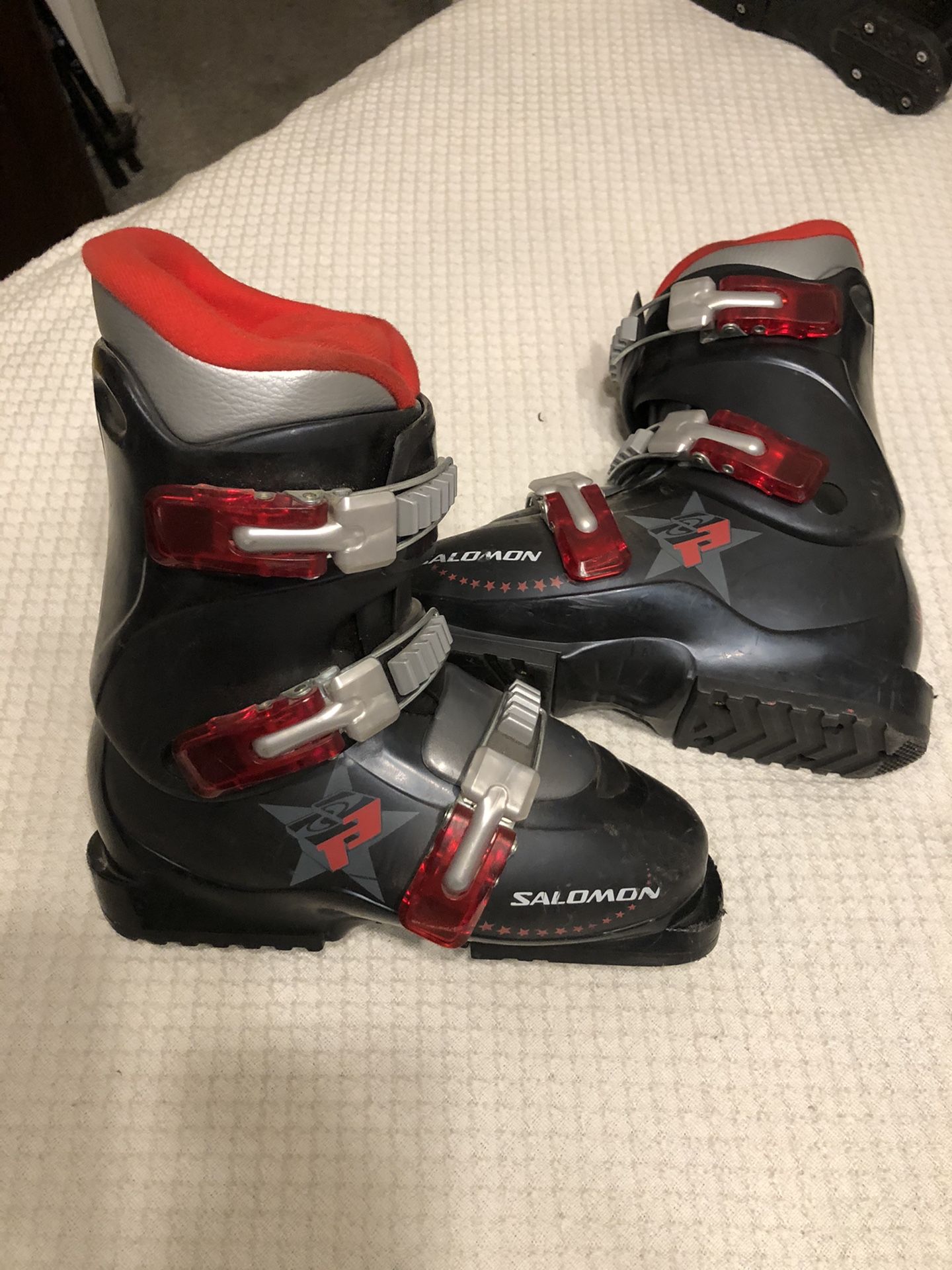 New Kids Size 5 - 6 Salomon Ski Boots