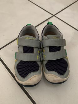 Boys Plae shoes size 11