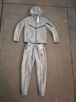 NIKE TECH