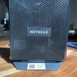 WiFi Cable Modem - Netgear Nighthawk C7000v2