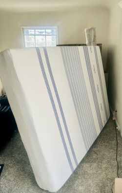 Vibe 12 inch  Memory Foam Cooling Gel Mattress. New Condition.