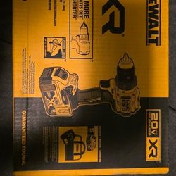 Dewalt 1/2 Inch Hammer Drill With 5 Ah Battery, Charger,  and Bag