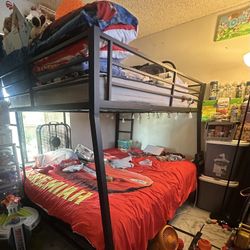 Bunk bed 