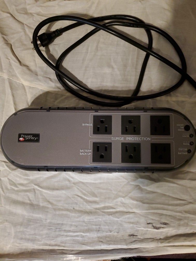 Battery Backup UPS & Surge Protector Model 100897