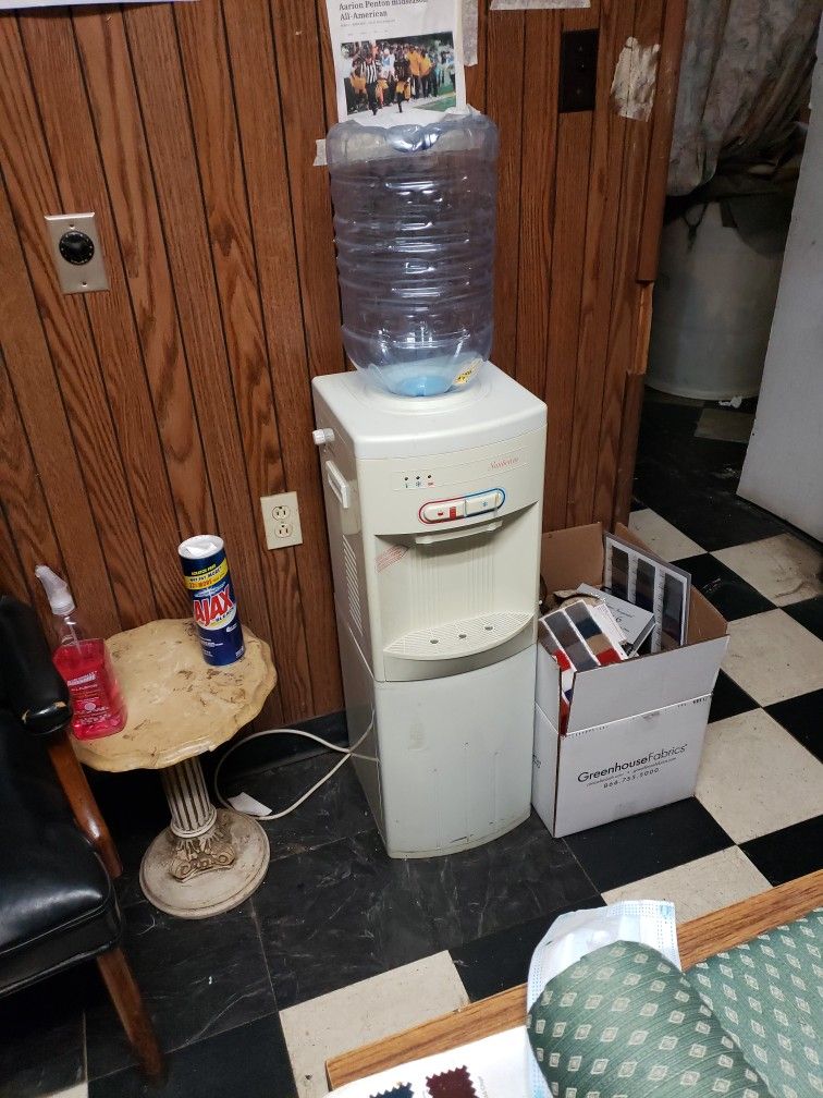 Hot And Cold Water Cooler With Bottle