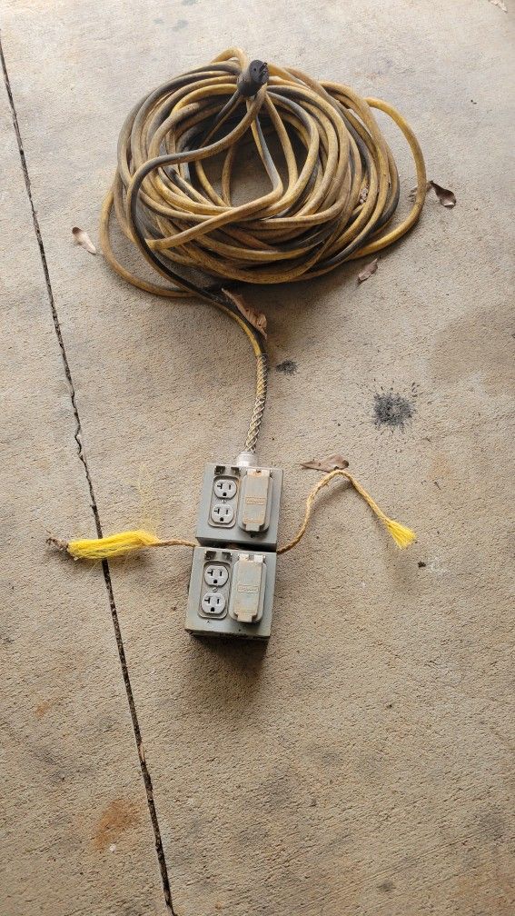 Heavy Duty Red Dot 8 Outlet Construction Site Power Extension Cord
