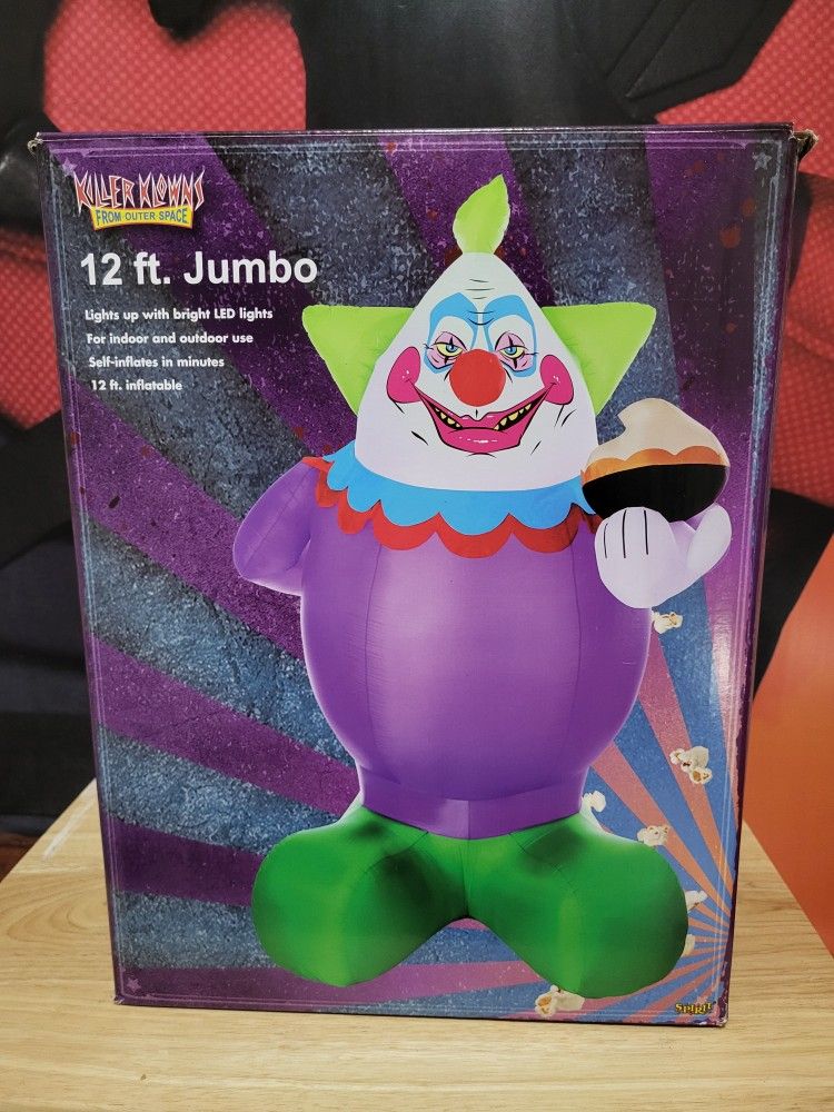 Killer Klowns yard inflatable