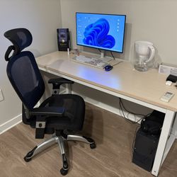 Moving Sale: Large 63" Computer Desk - Like New (Bought Aug '25)