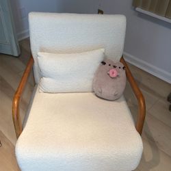 Modern Cream Accent Chair – Cozy & Stylish