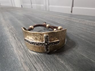 Metal cross bracelet