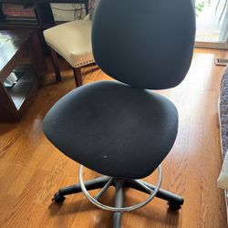 Blue Office Chair – Footrest & Locking Wheels
