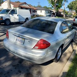 2001 Ford Taurus