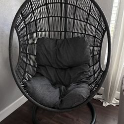 Swinging Egg Chair 