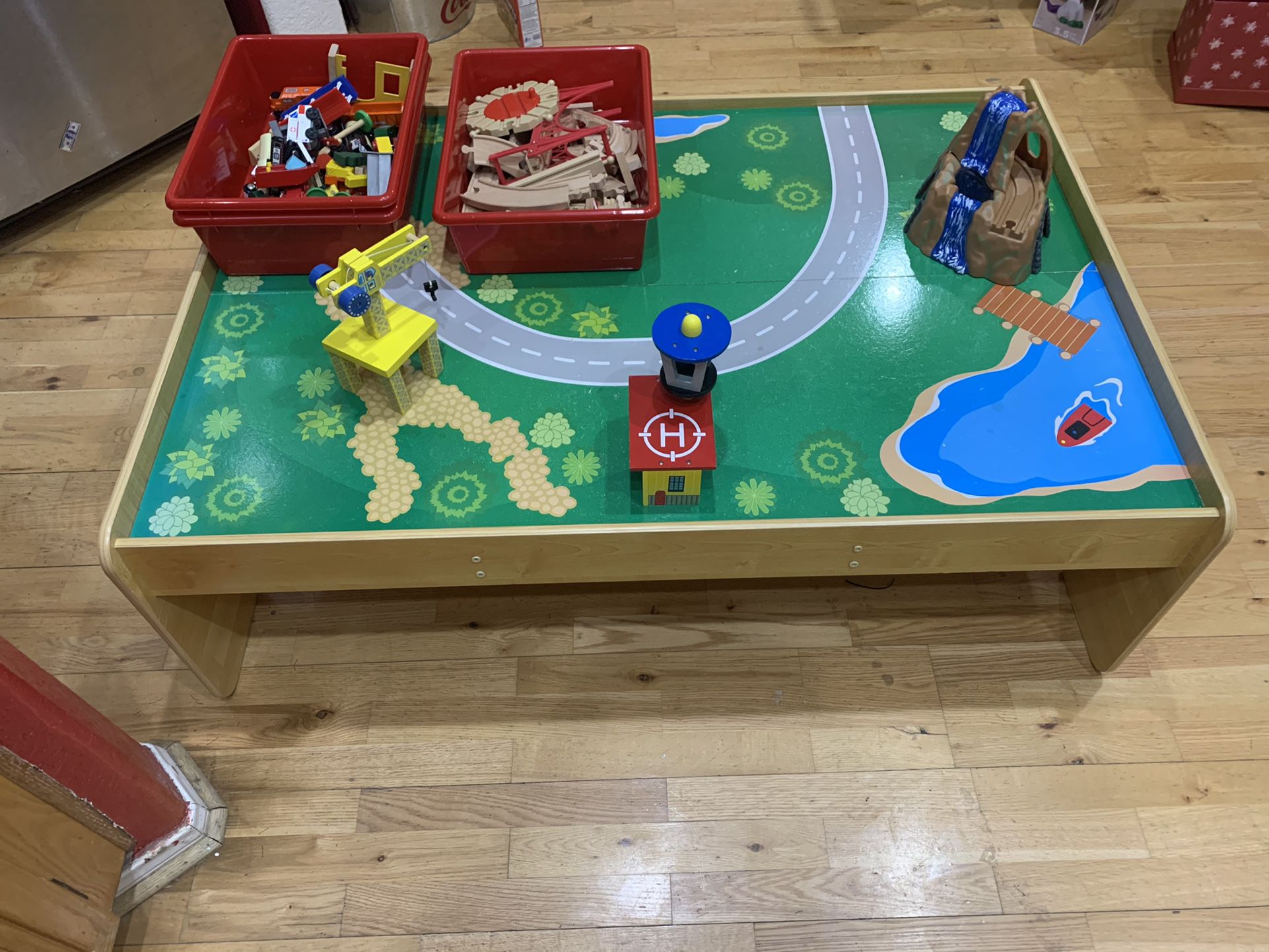 Kids Kraft Childrens Train Table With Tracks