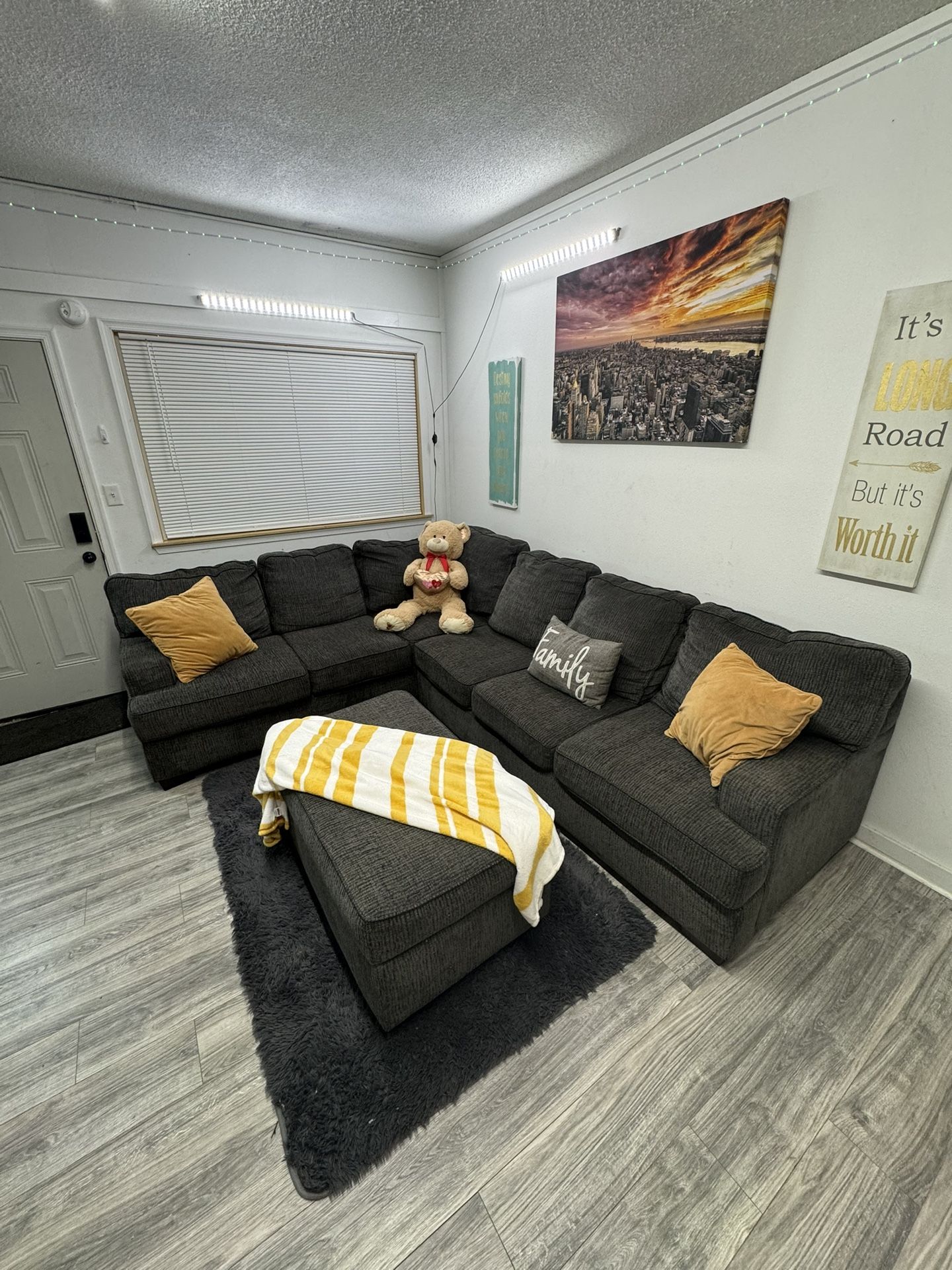 Sectional Sofa/ Couch W Ottoman DELIVERY AVAILABLE