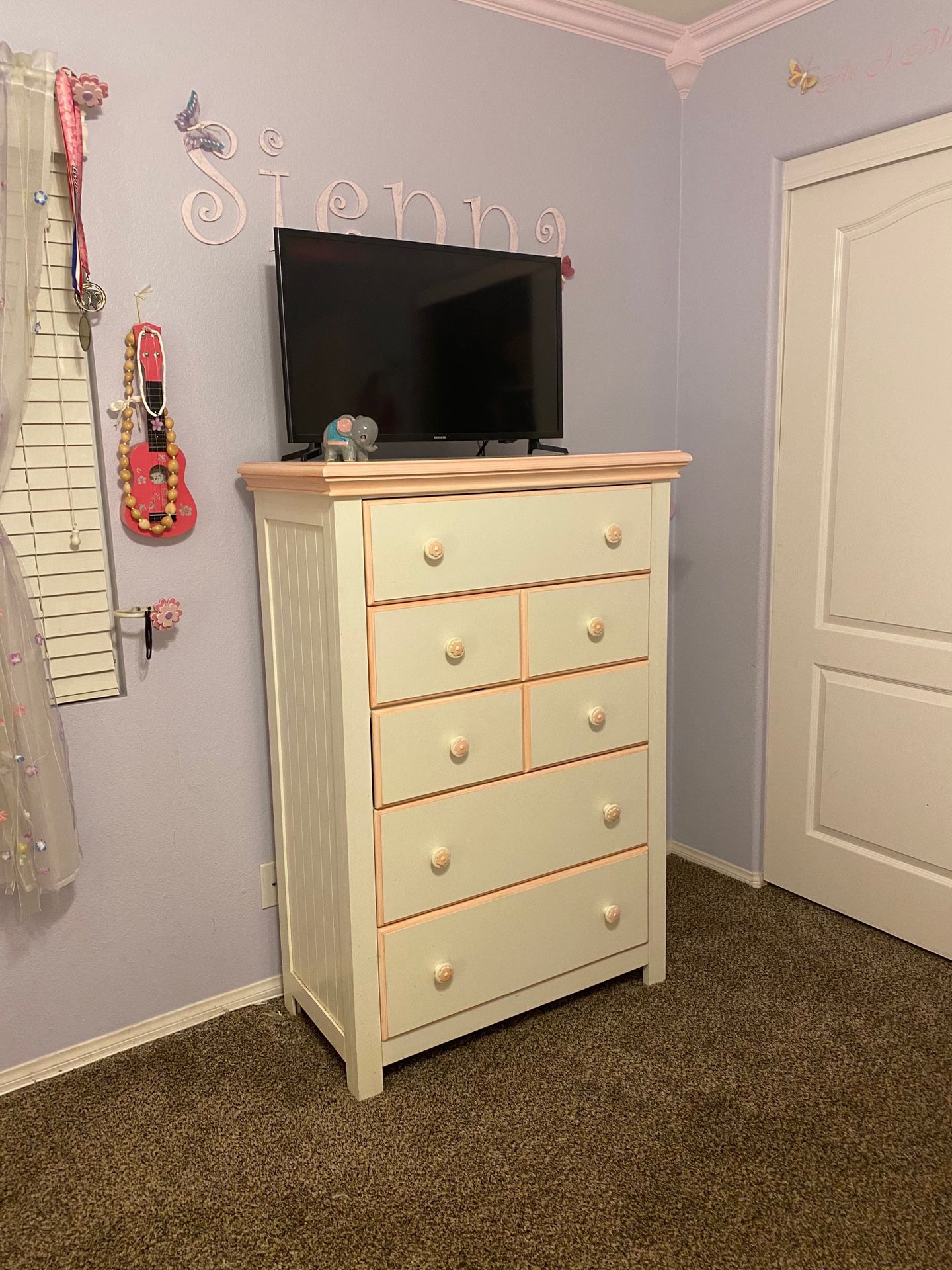 Girl bedroom set. Full size bed. It includes a new trundle to go under bed and a used box spring. Paid $1200. Great buy