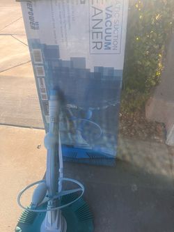 Automatic pool vacuum