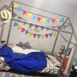 Metal Frame House Bed 