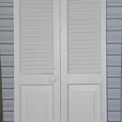 Vintage Shaker Style 23"x79" Solid Wood Louver Bi-Fold Doors