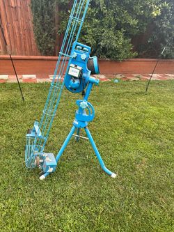 Pitching machine