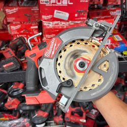 Milwaukee M18 Fuel 7-1/4 Inch Circular Saw 