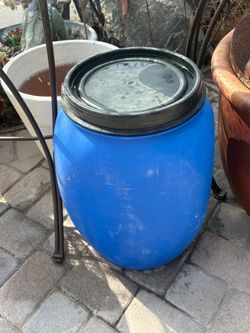 10-Gallon Rainwater Collection Barrel with Removable Lid – $10