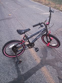 18-inch Kent Abyss Freestyle BMX Bike