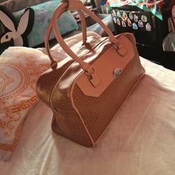 Guess Traveling Bag