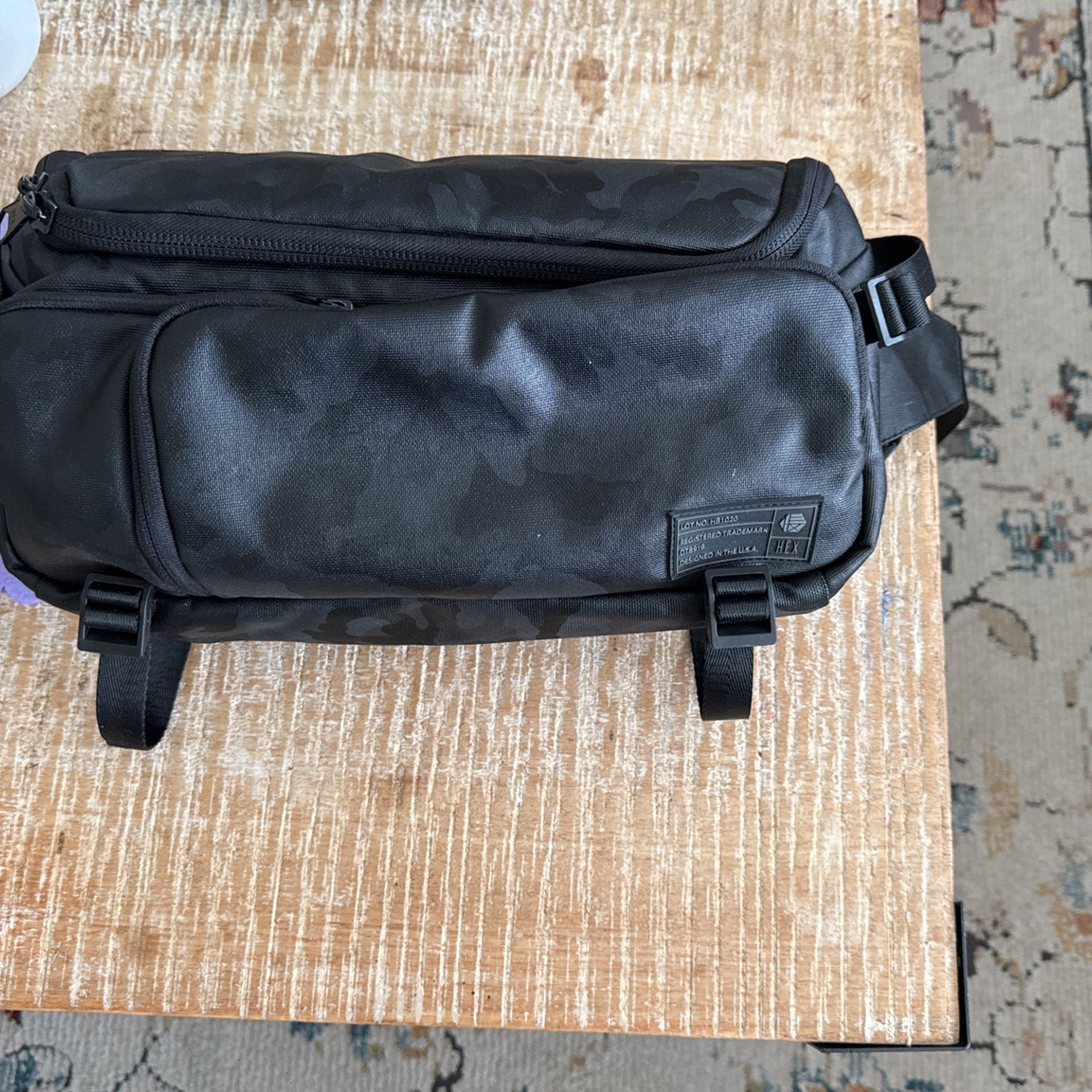 HEX RANGER DSLR SLING BLACKOUT CAMO