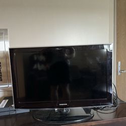 32” Samsung FHD TV