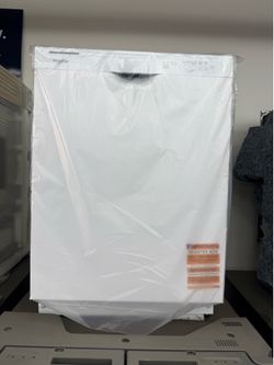 New open box Amana white Diswasher