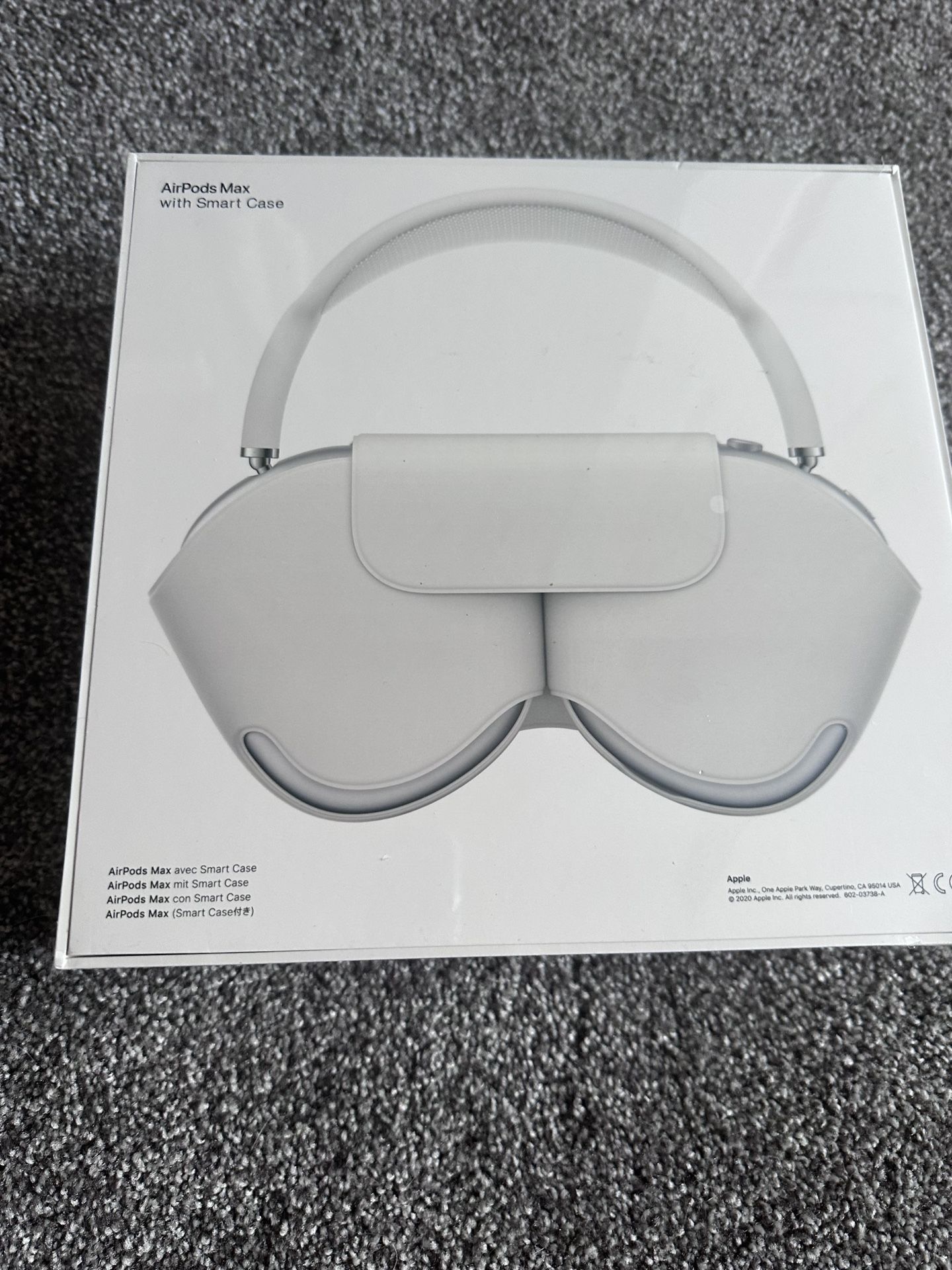 AirPods Max With Smart Case