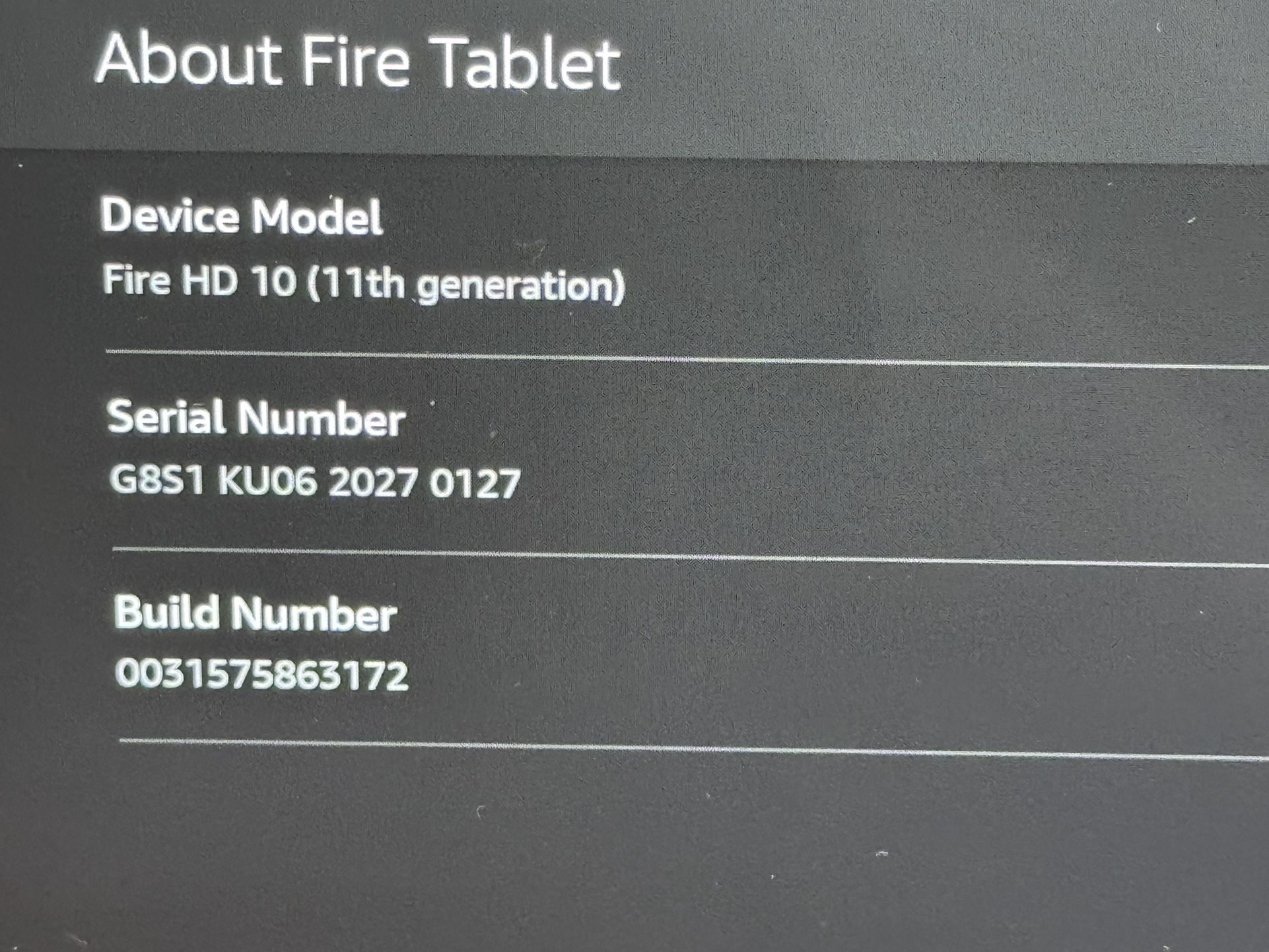 Amazon Fire HD 10” Tablet + 32GB MicroSD Excellent + Case