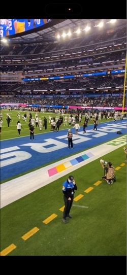 Las Vegas Raiders vs Los Angeles Chargers FRONT ROW + PARKING