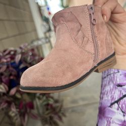 Toddler Size 8 Blush Pink suede Boots