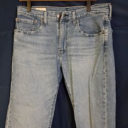Levis Waist 32