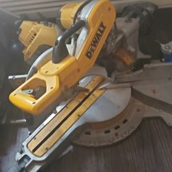 12in 15amp Double Bevel Sliding Miter Saw Dewalt