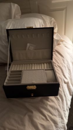 Jewelry box black