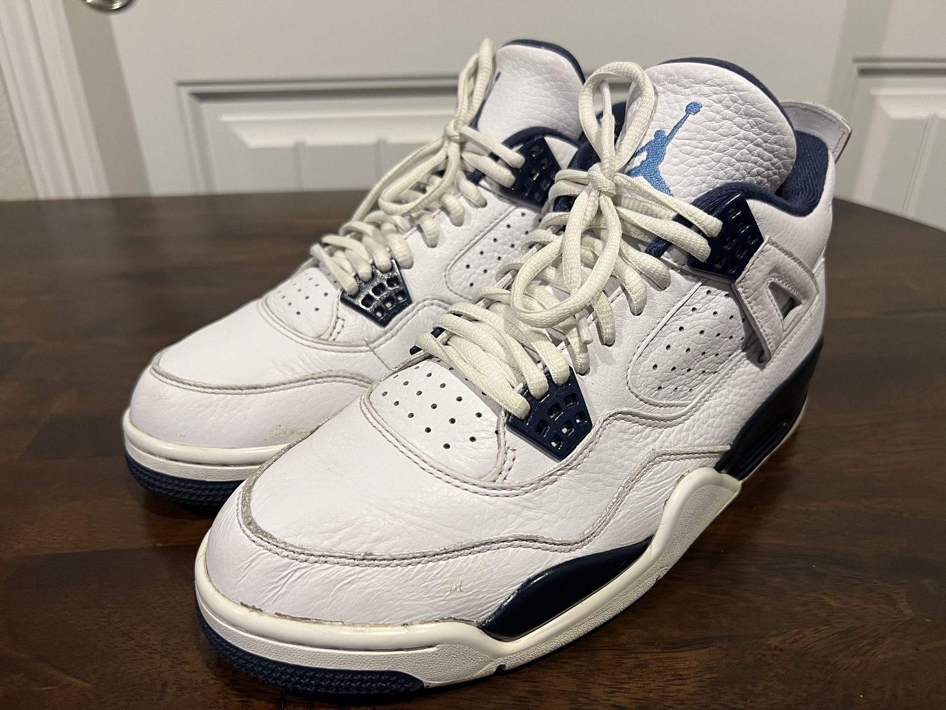Nike Air Jordan 4 Retro Columbia