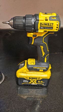 Dewal Drill with battery and charger