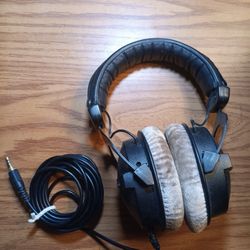 Beyer Dynamic DT 770 Pro Studio Headphones