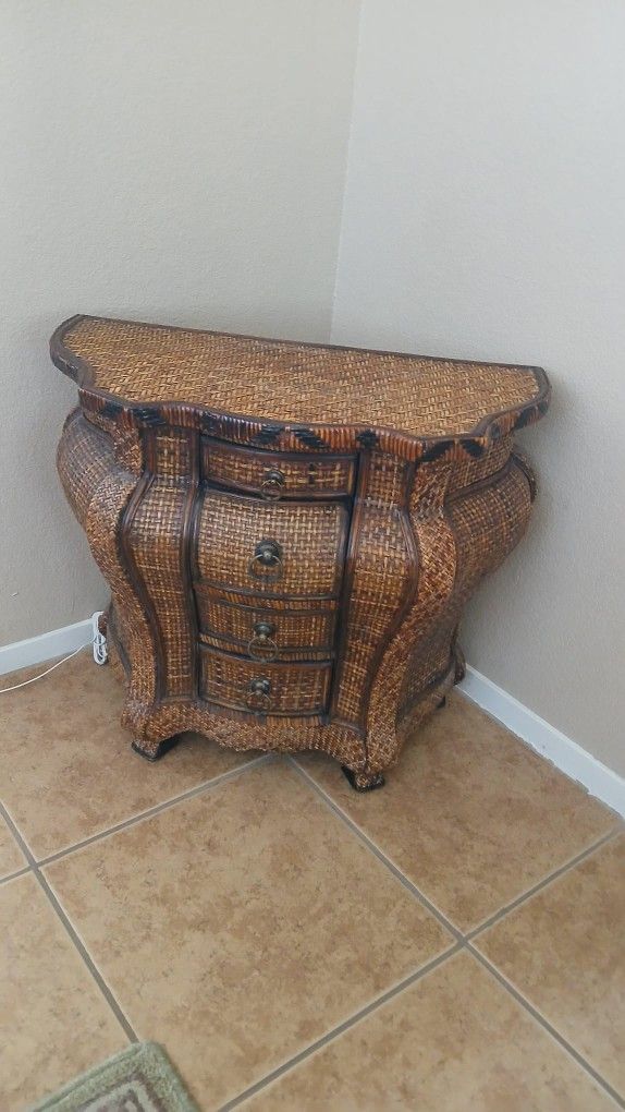 RATTAN WICKER END TABLE