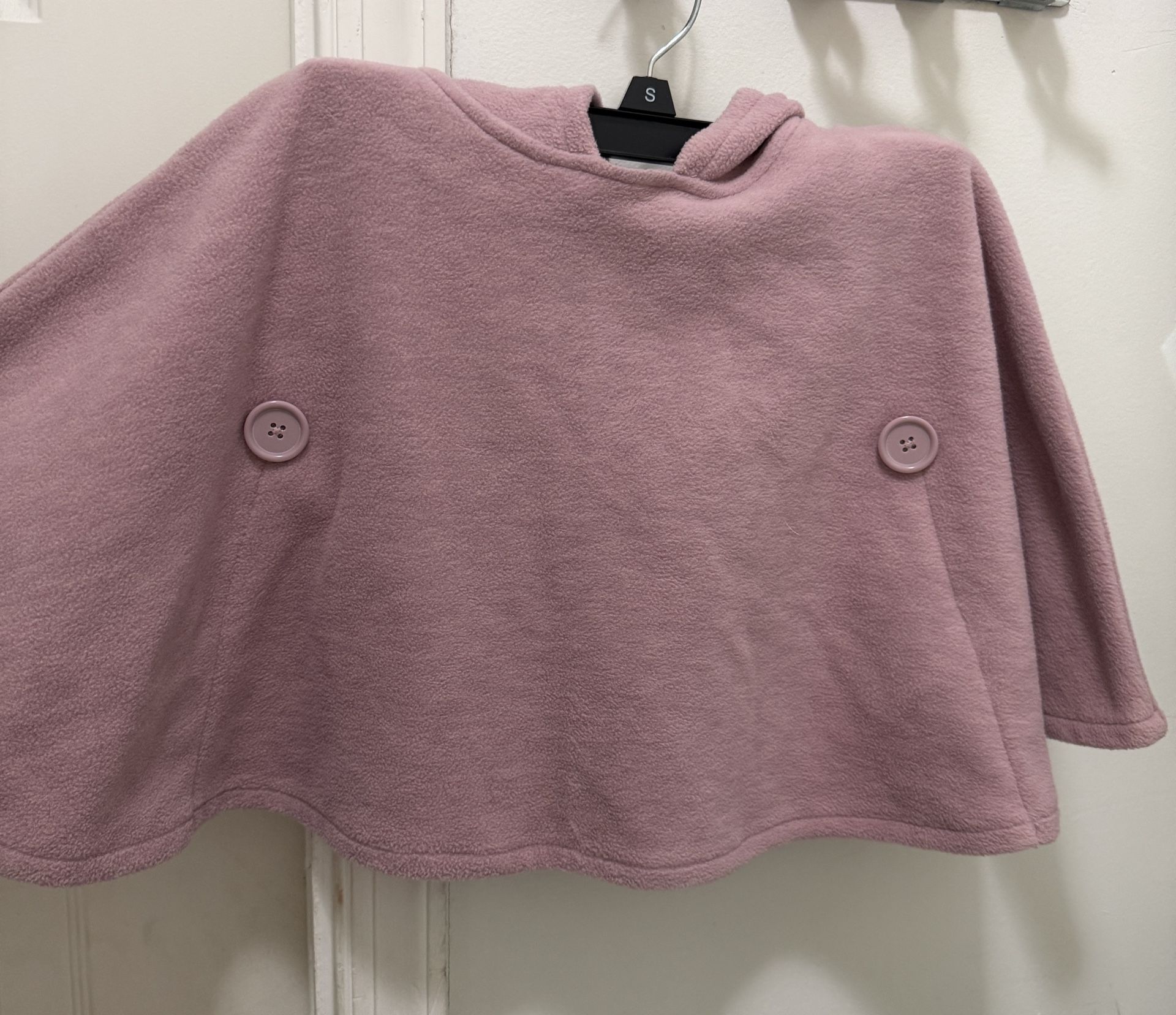 Girl Old Navy, size 4T, fleece hooded poncho/cape.
