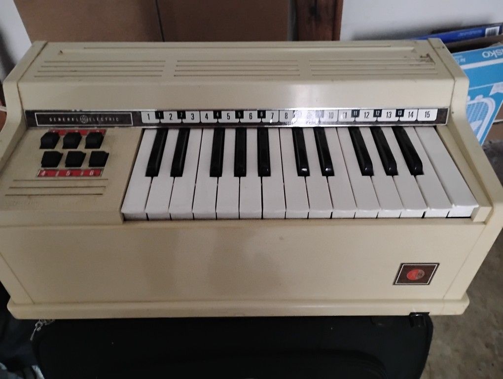 GENERAL ELECTRIC ORGAN