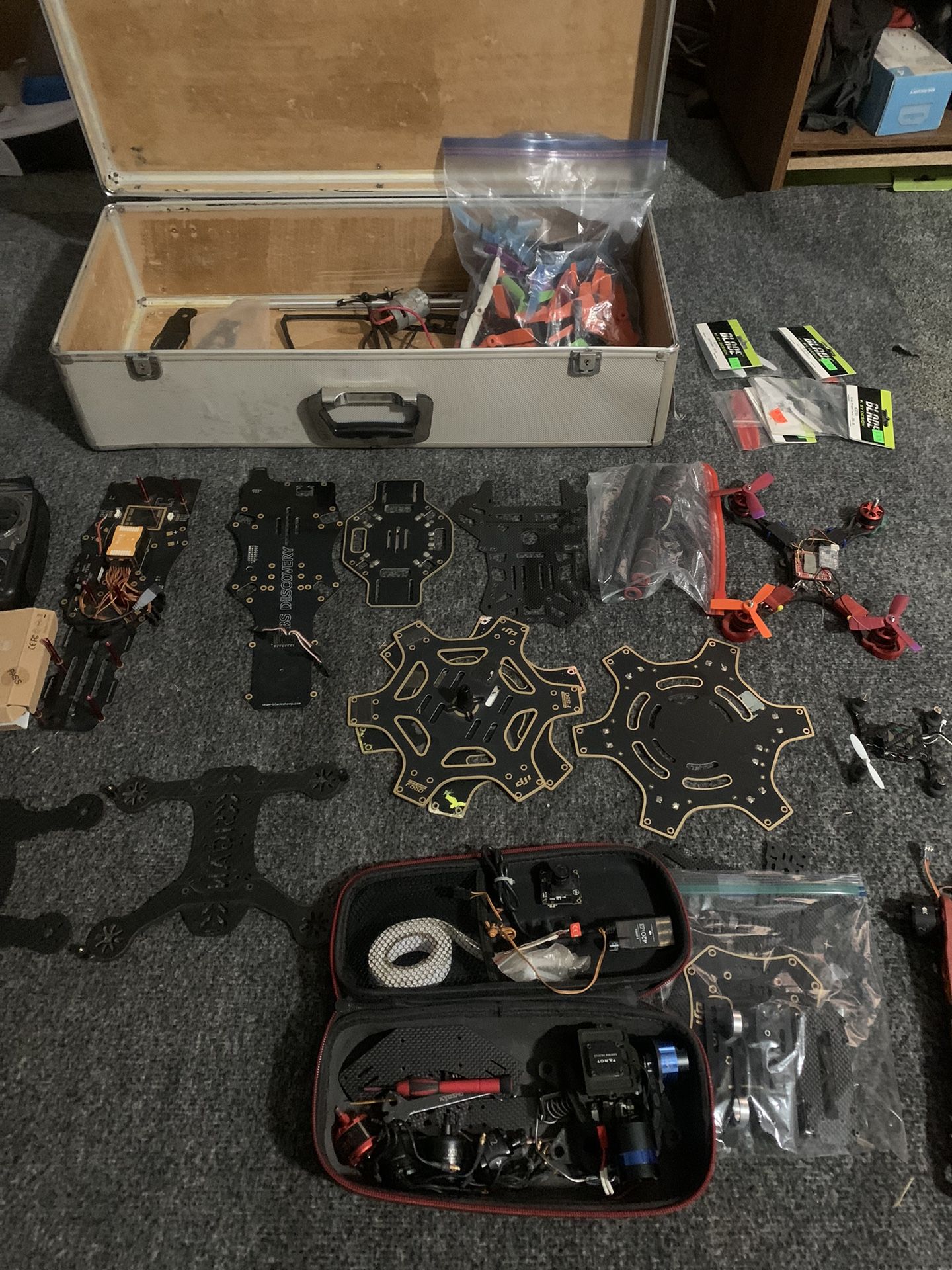 Drones. DJI F550. Tbs Discovery. Neato. Sigan