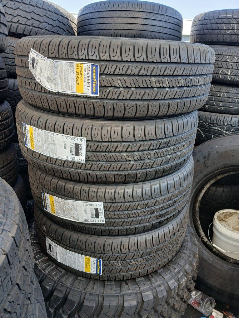 4 New Tires Installed/ 4 Llantas Nuevas Instaladas 225/65/17 Good Year Assurance Tires