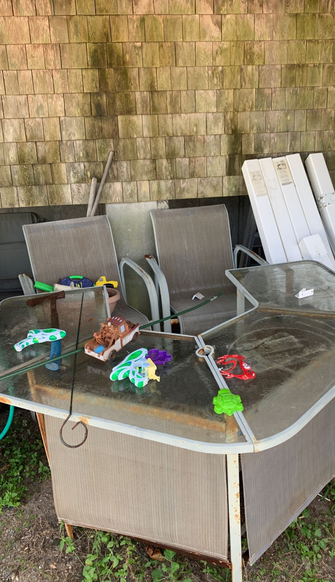 Outdoor bar set with stools