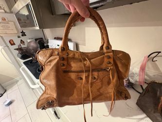 BALENCIAGA- city bag