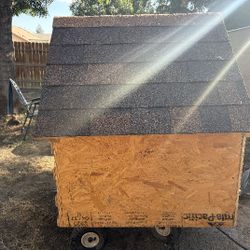 Doghouse For Sale New With Shingles W-3ft3in. L-3ft4in H-3ft9in